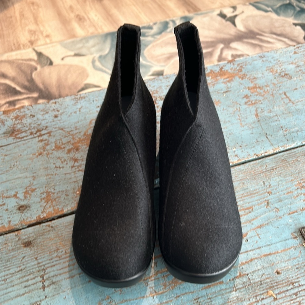 Black Women's Ankle Boots - Picture 3 of 6